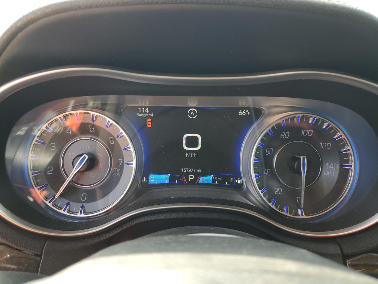 2015 Chrysler 300 - Image 9