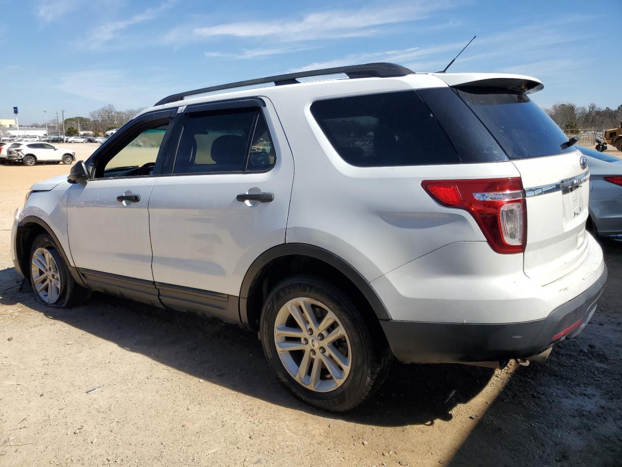 2015 Ford Explorer - Image 2