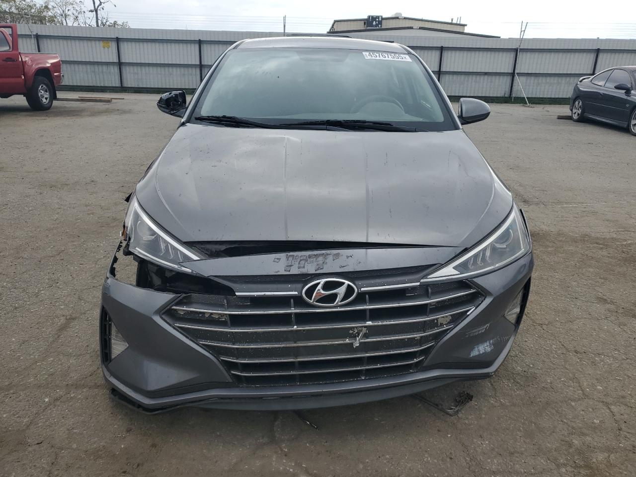 2019 Hyundai Elantra - Image 5