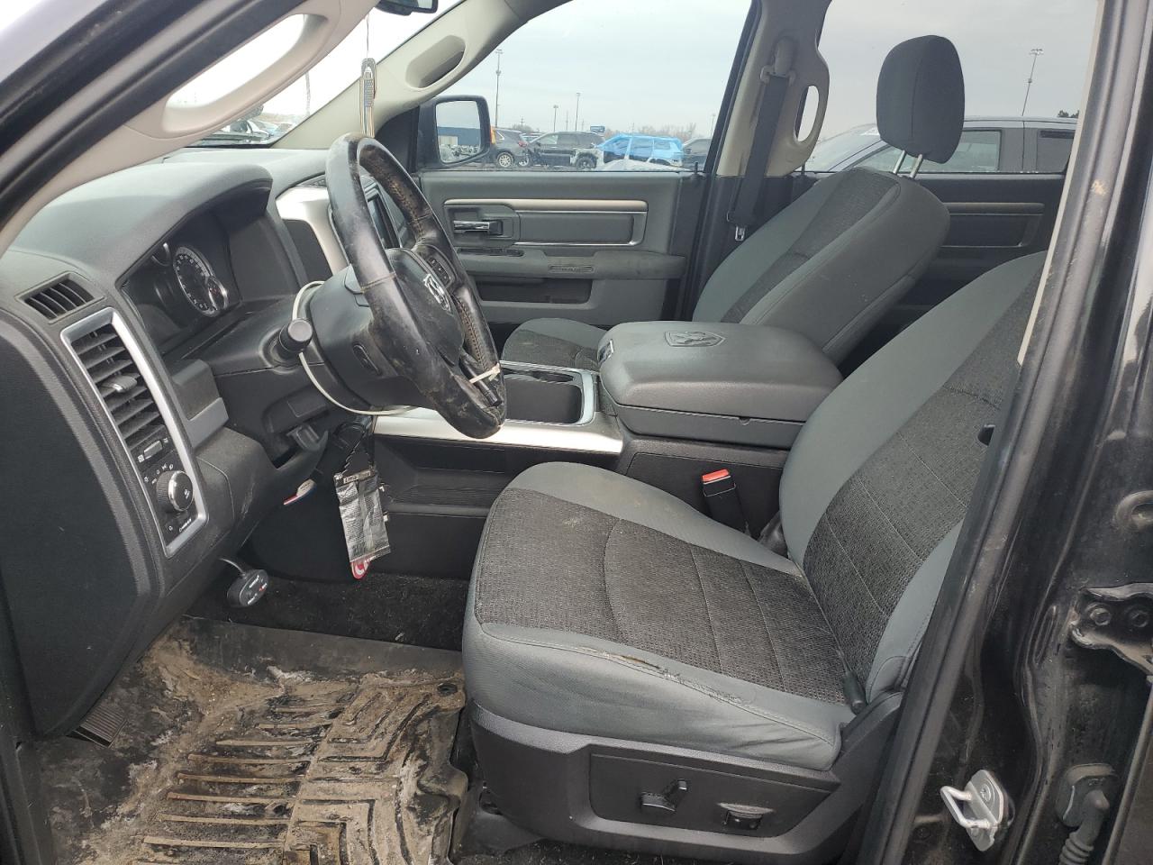 2015 RAM 1500 - Image 7