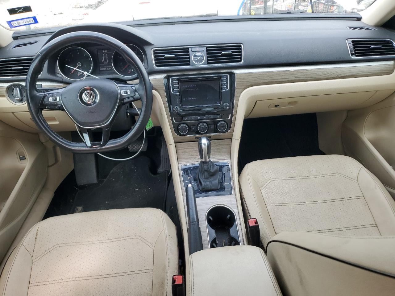 2016 Volkswagen Passat - Image 8