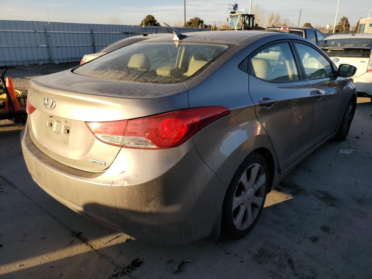 2013 Hyundai Elantra - Image 3