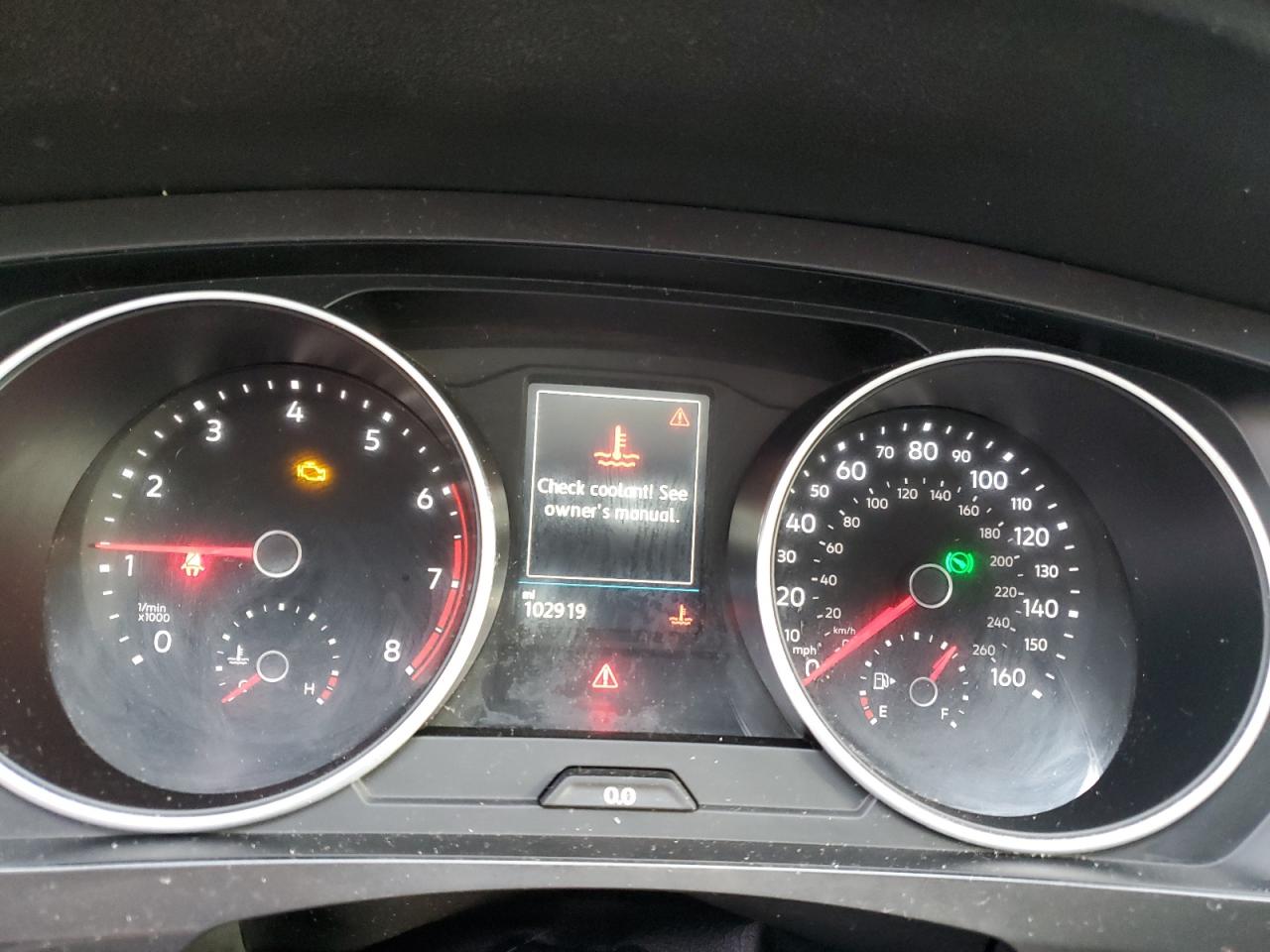 2018 Volkswagen Tiguan - Image 9
