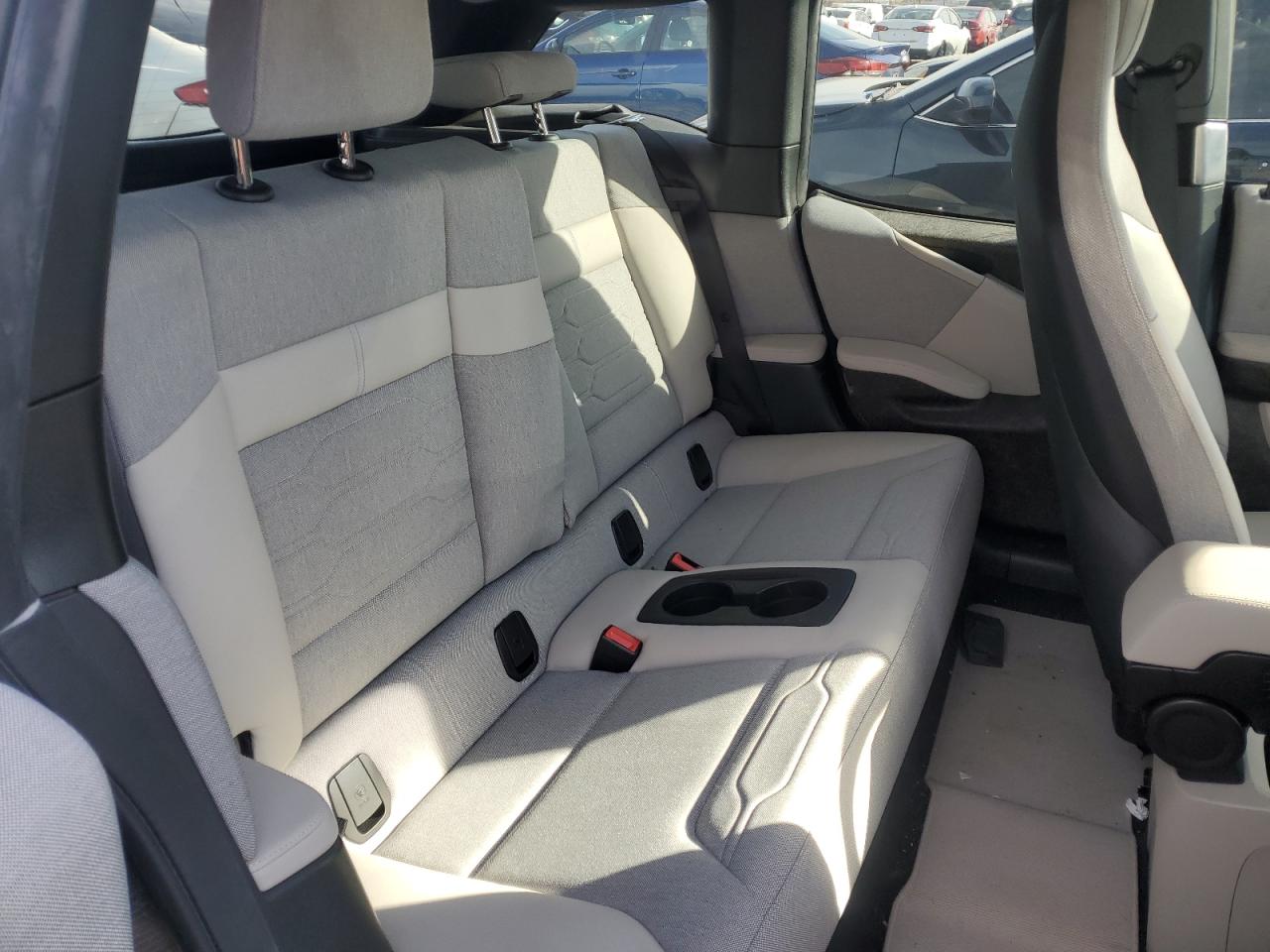 2015 BMW i3 - Image 10