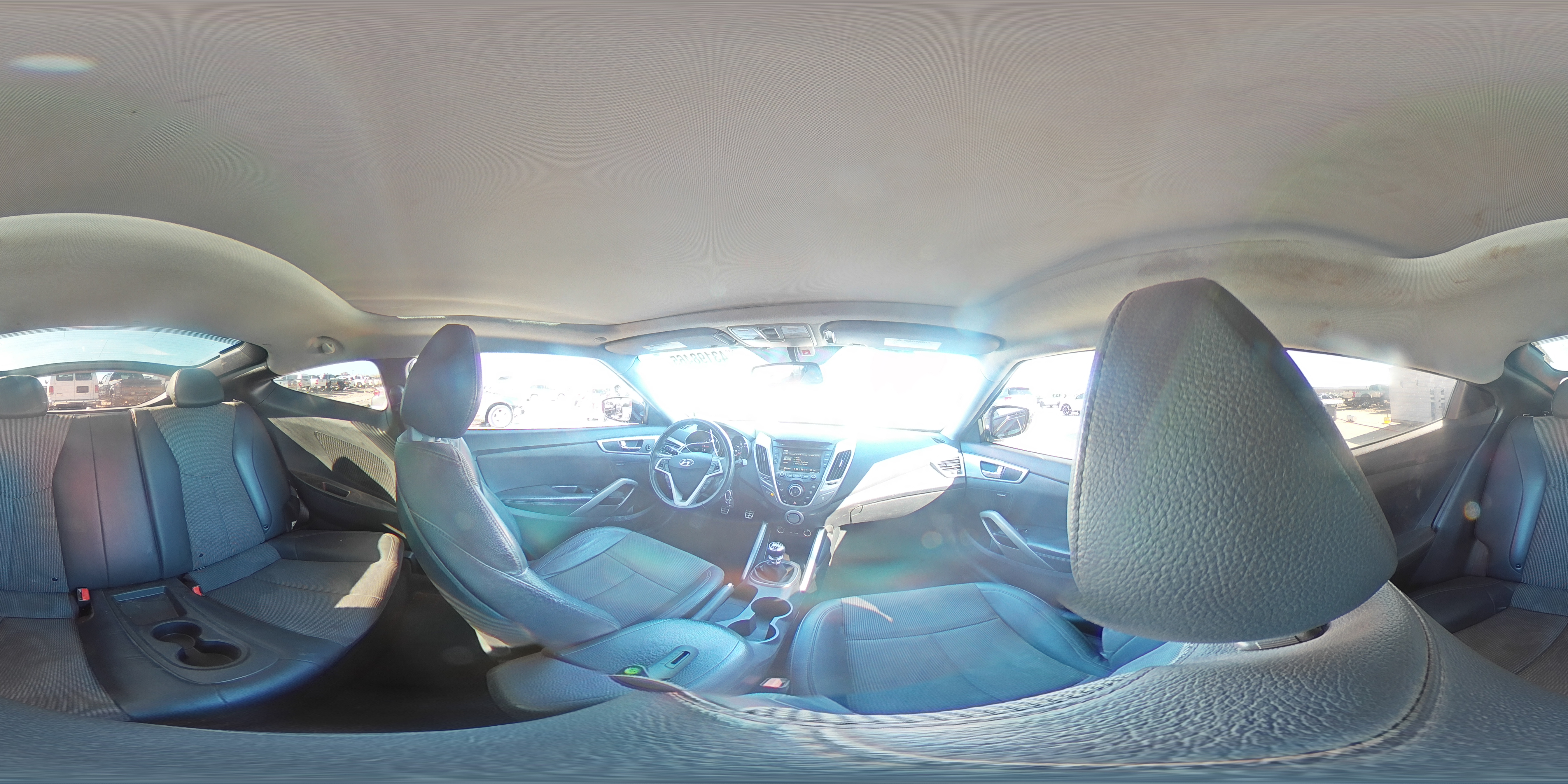 2014 Hyundai Veloster - Image 15