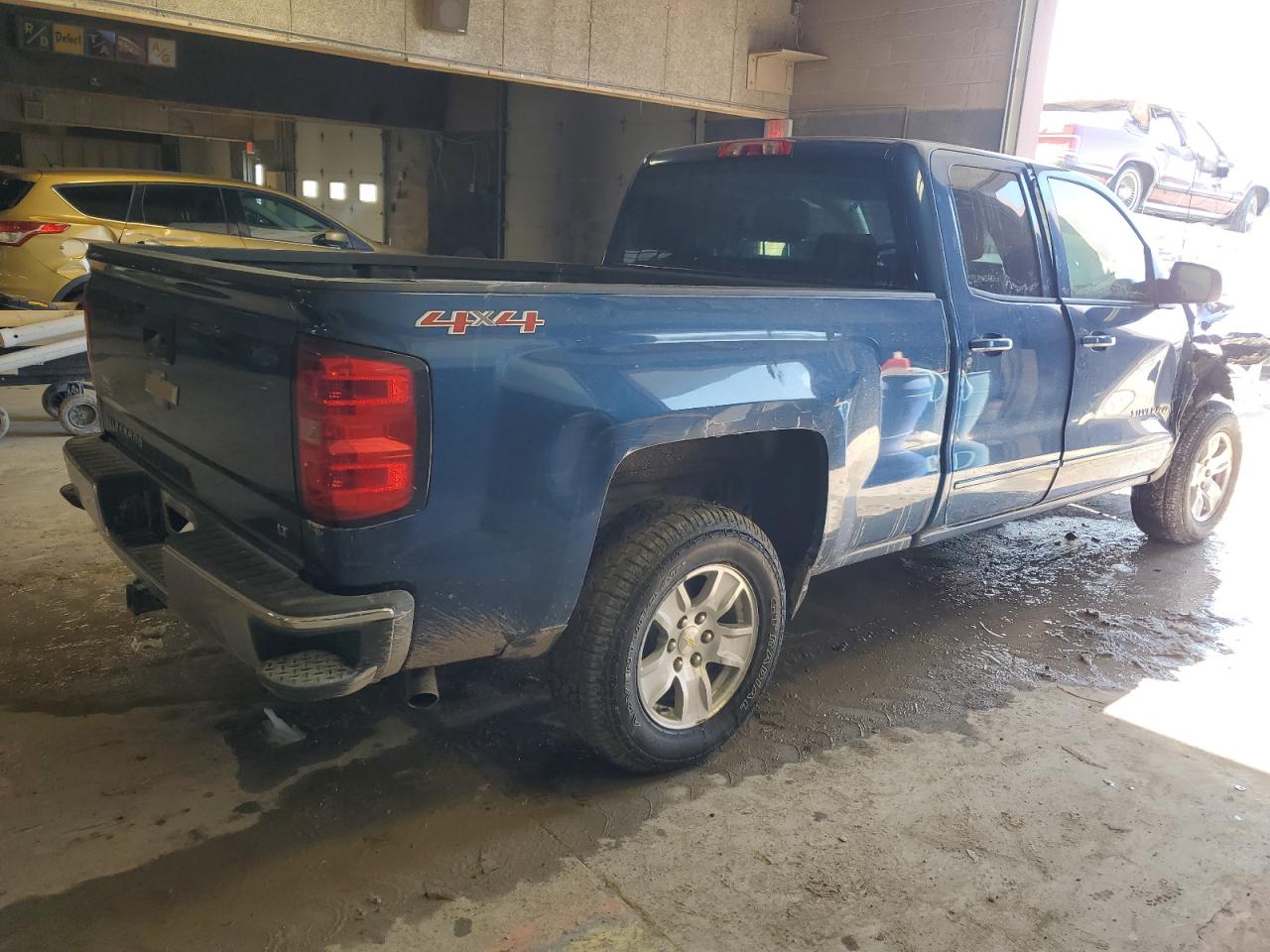 2015 Chevrolet Silverado - Image 3
