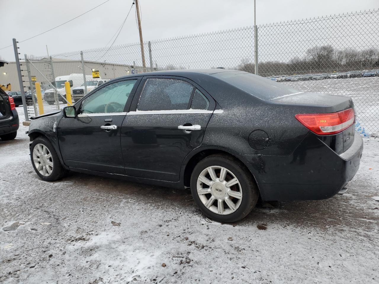 2012 Lincoln MKZ - Image 2