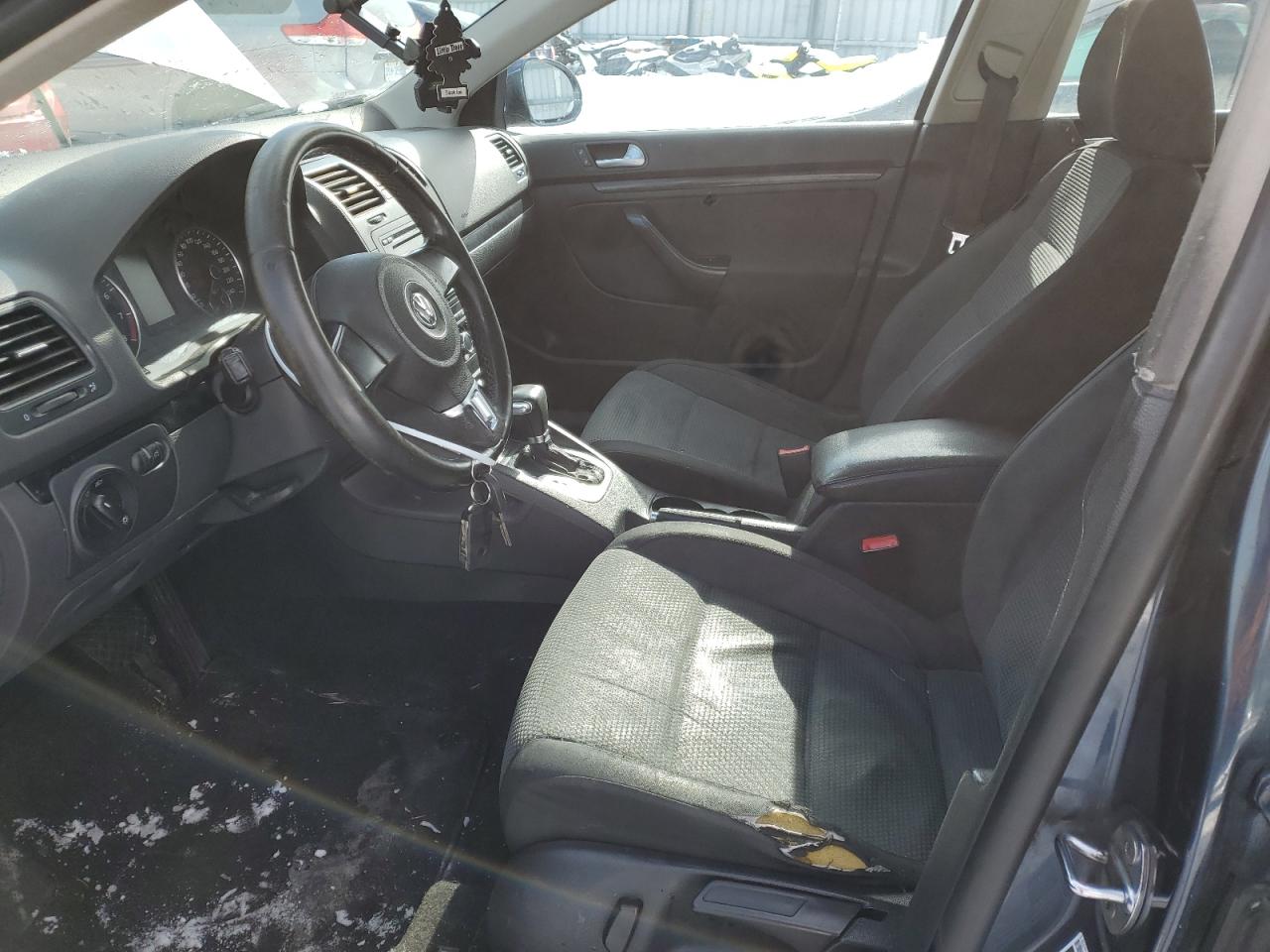 2010 Volkswagen Jetta - Image 7