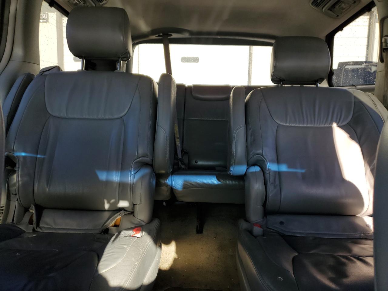 2008 Toyota Sienna - Image 10