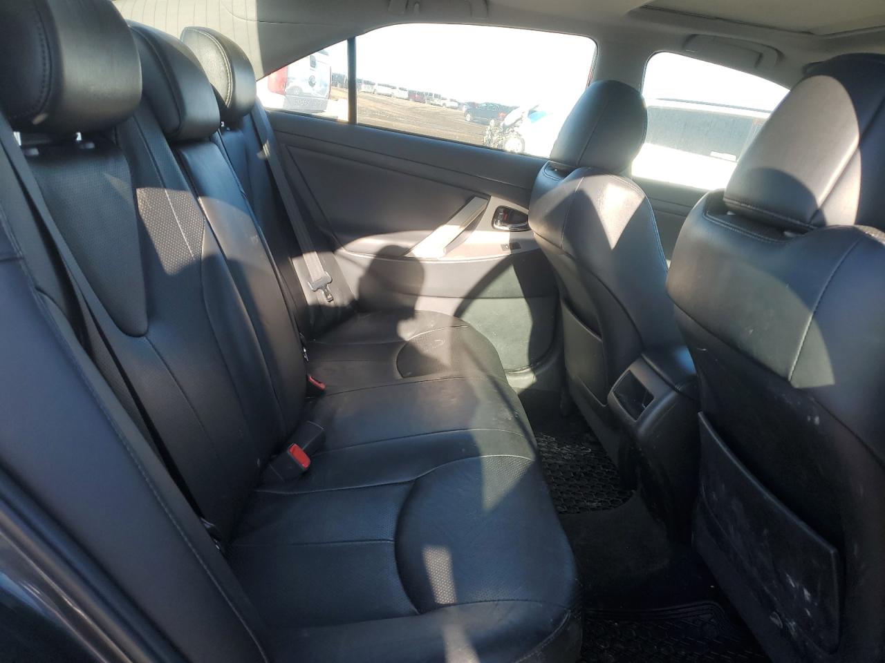 2011 Toyota Camry - Image 10