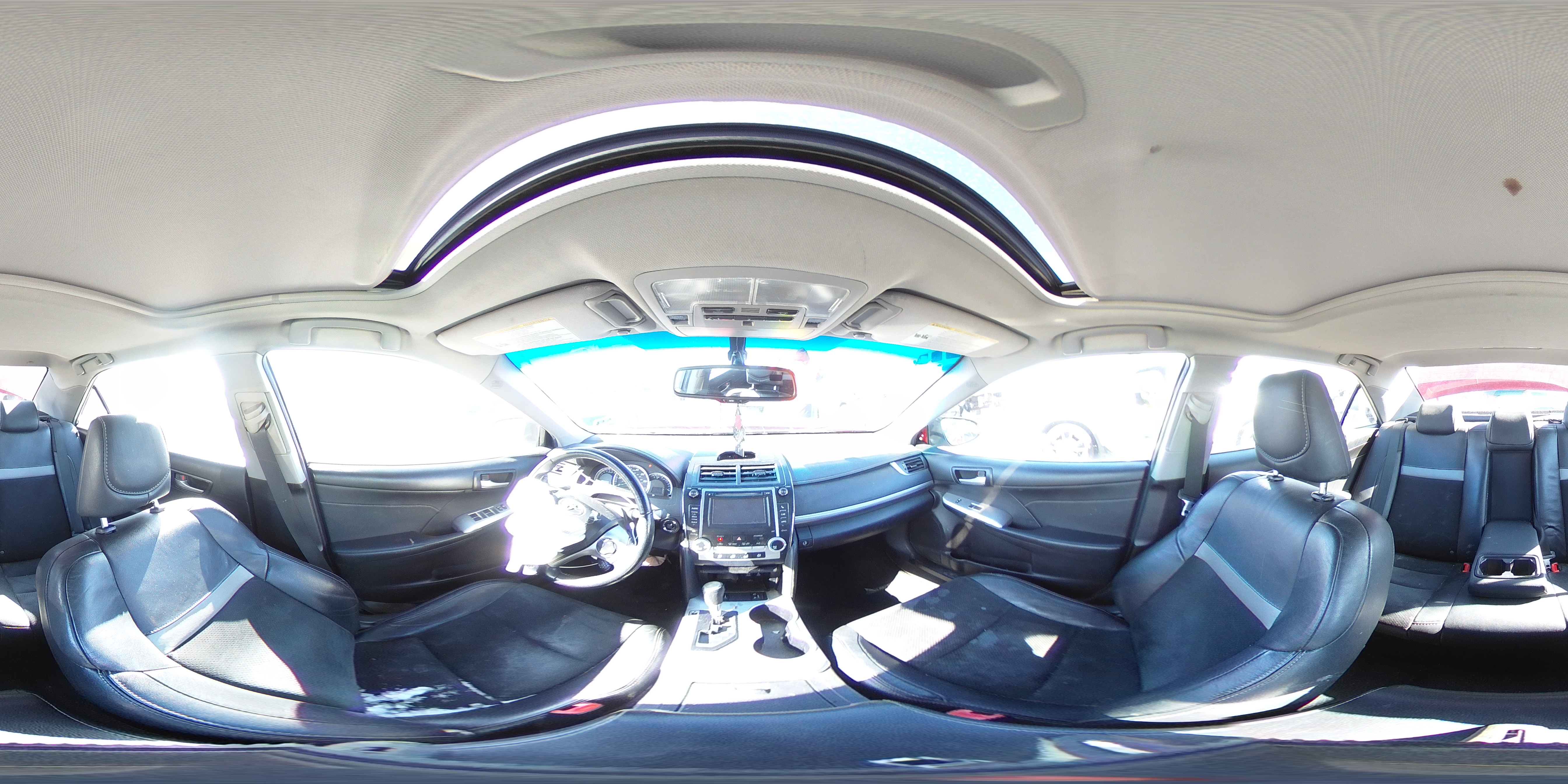 2014 Toyota Camry - Image 12