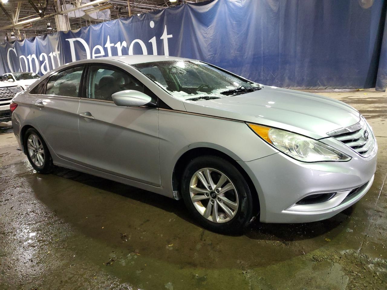 2013 Hyundai Sonata - Image 4