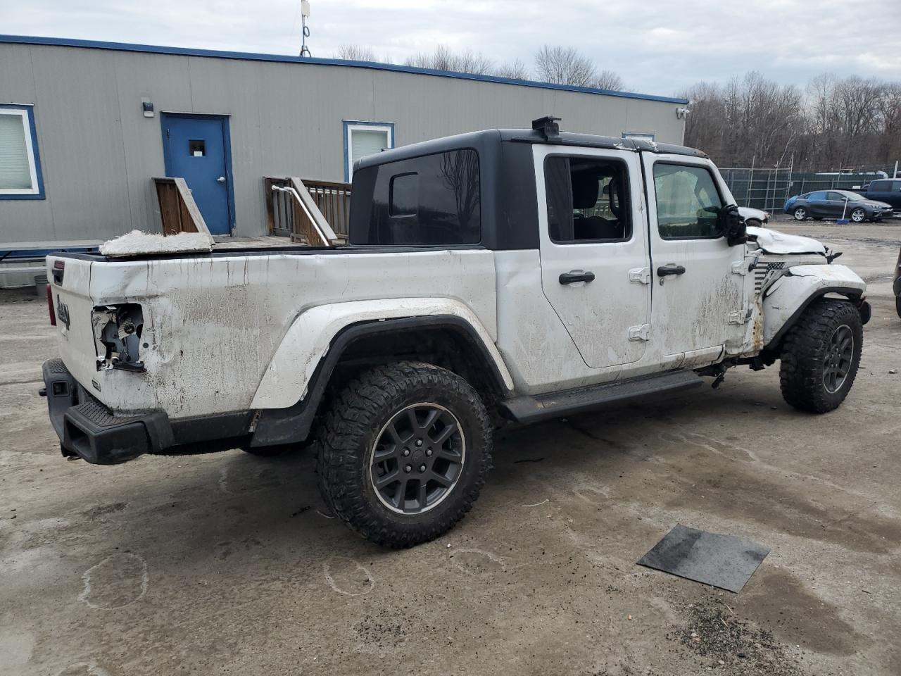 2021 Jeep Gladiator - Image 3