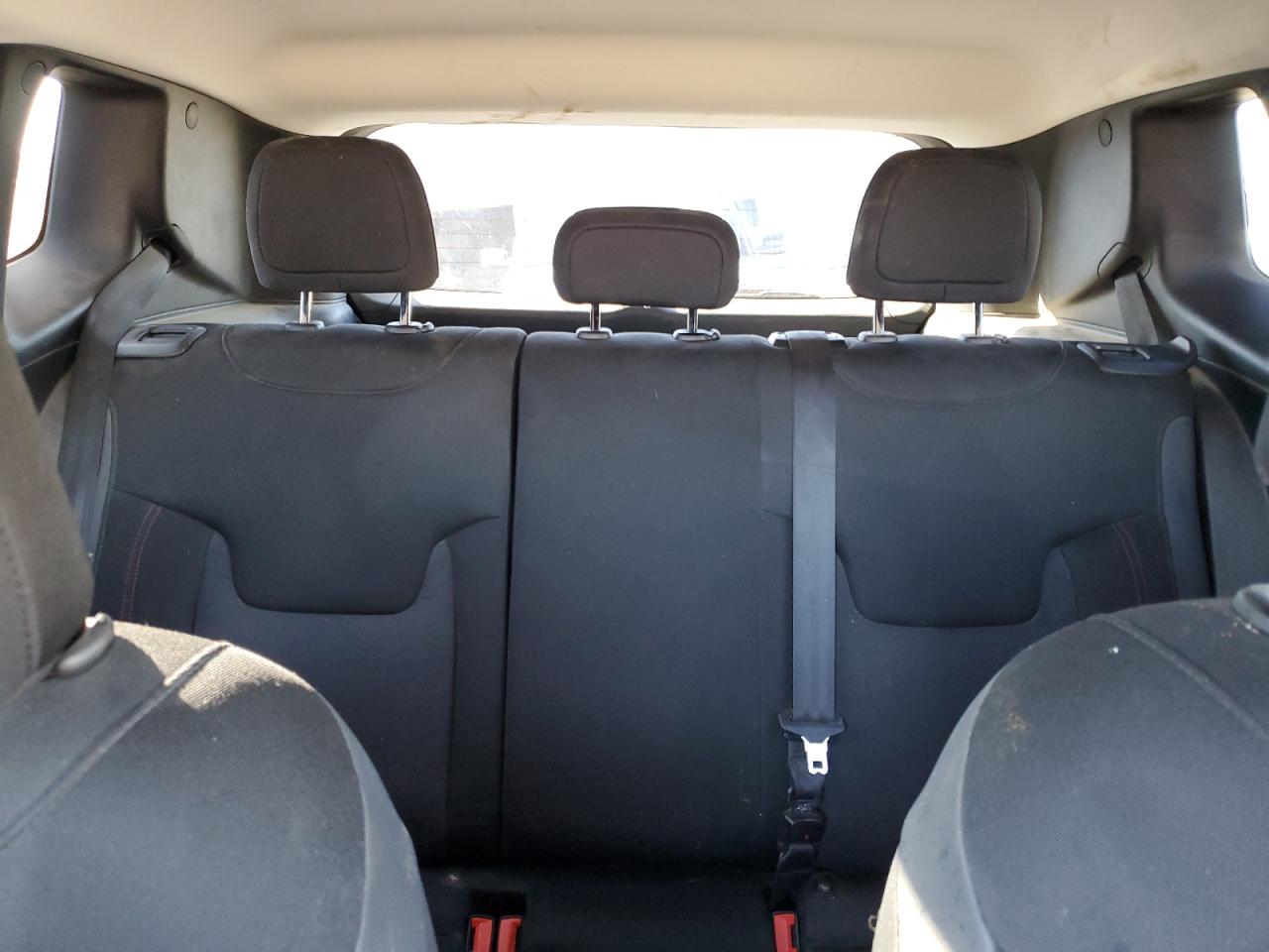 2017 Jeep Renegade - Image 10