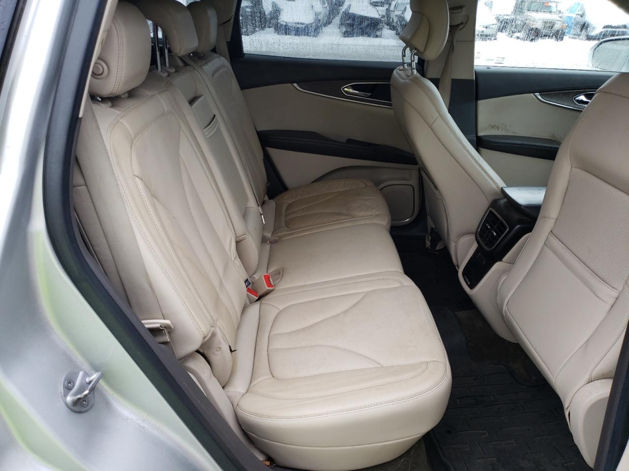 2016 Lincoln MKX - Image 10