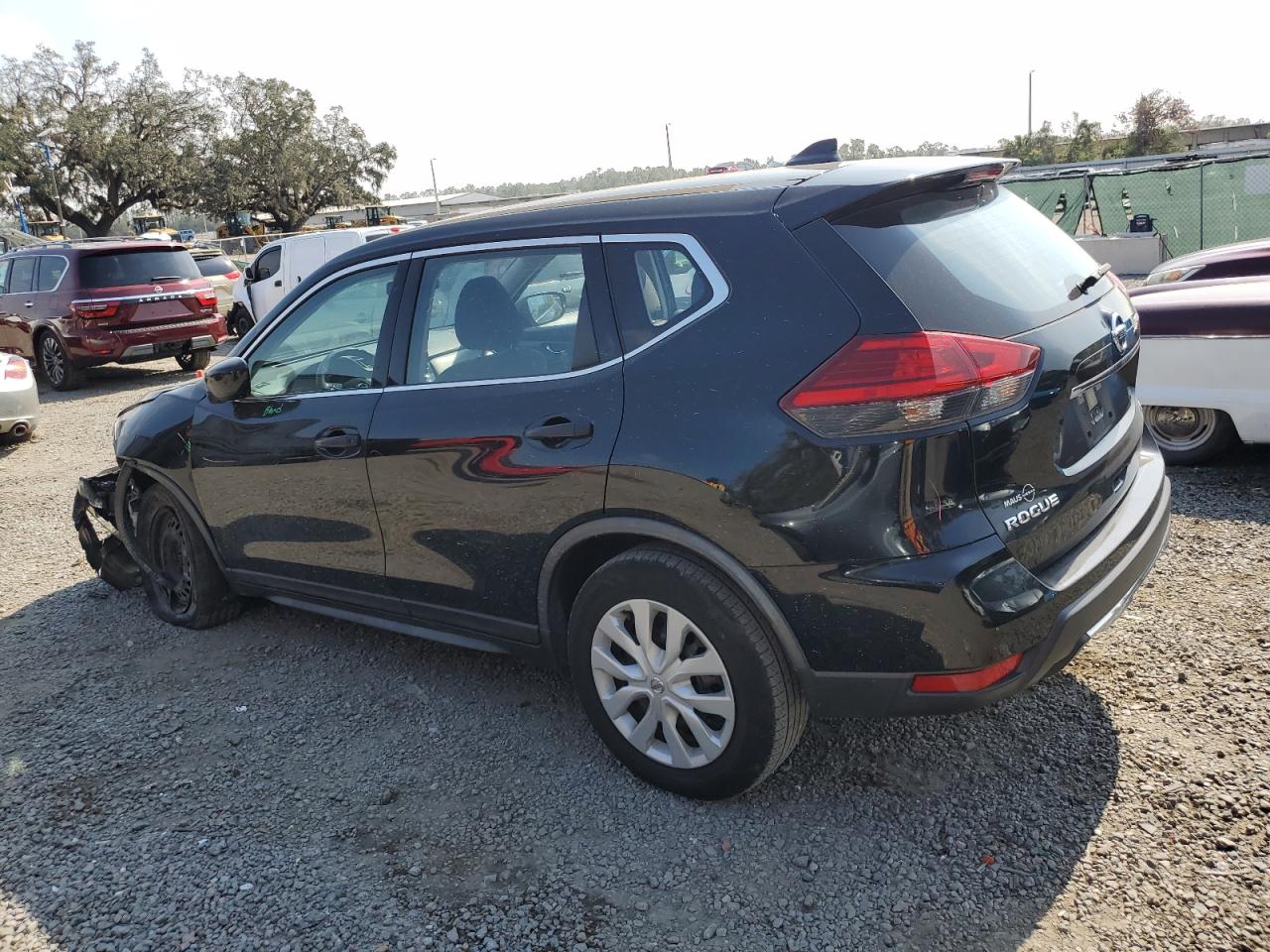 2017 Nissan Rogue - Image 2