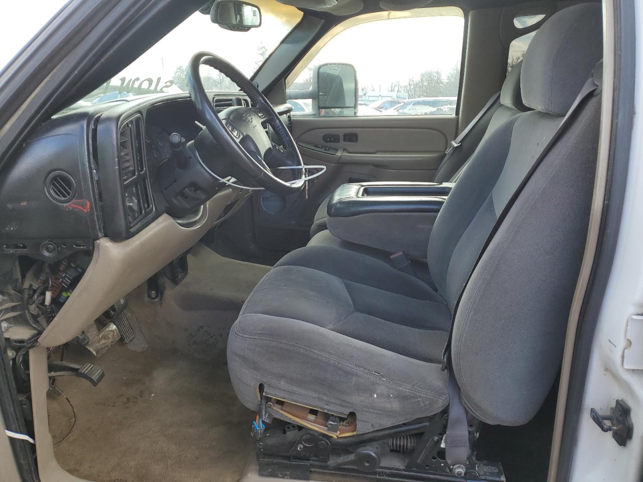 2003 Chevrolet Silverado - Image 7