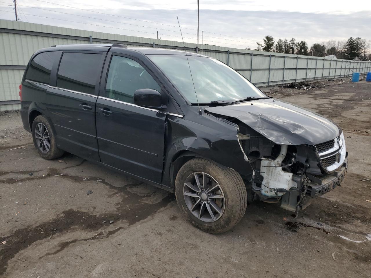 2017 Dodge Caravan - Image 4