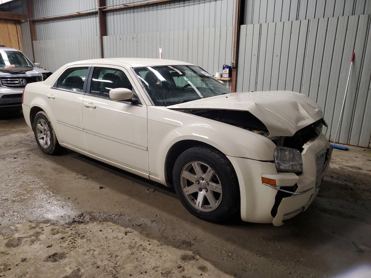 2006 Chrysler 300 - Image 4