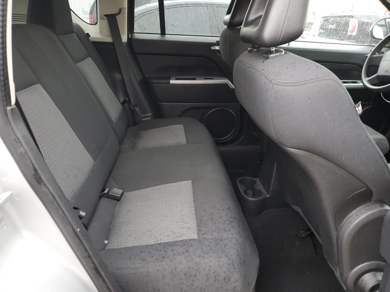 2008 Jeep Compass - Image 11