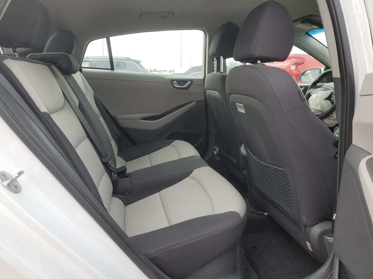 2017 Hyundai IONIQ - Image 12