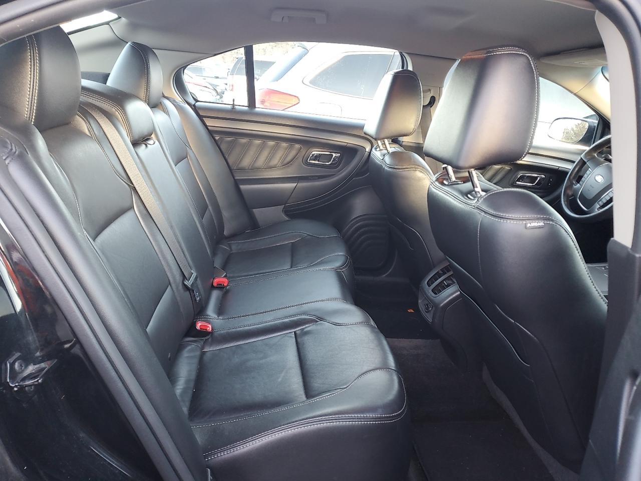 2011 Ford Taurus - Image 10