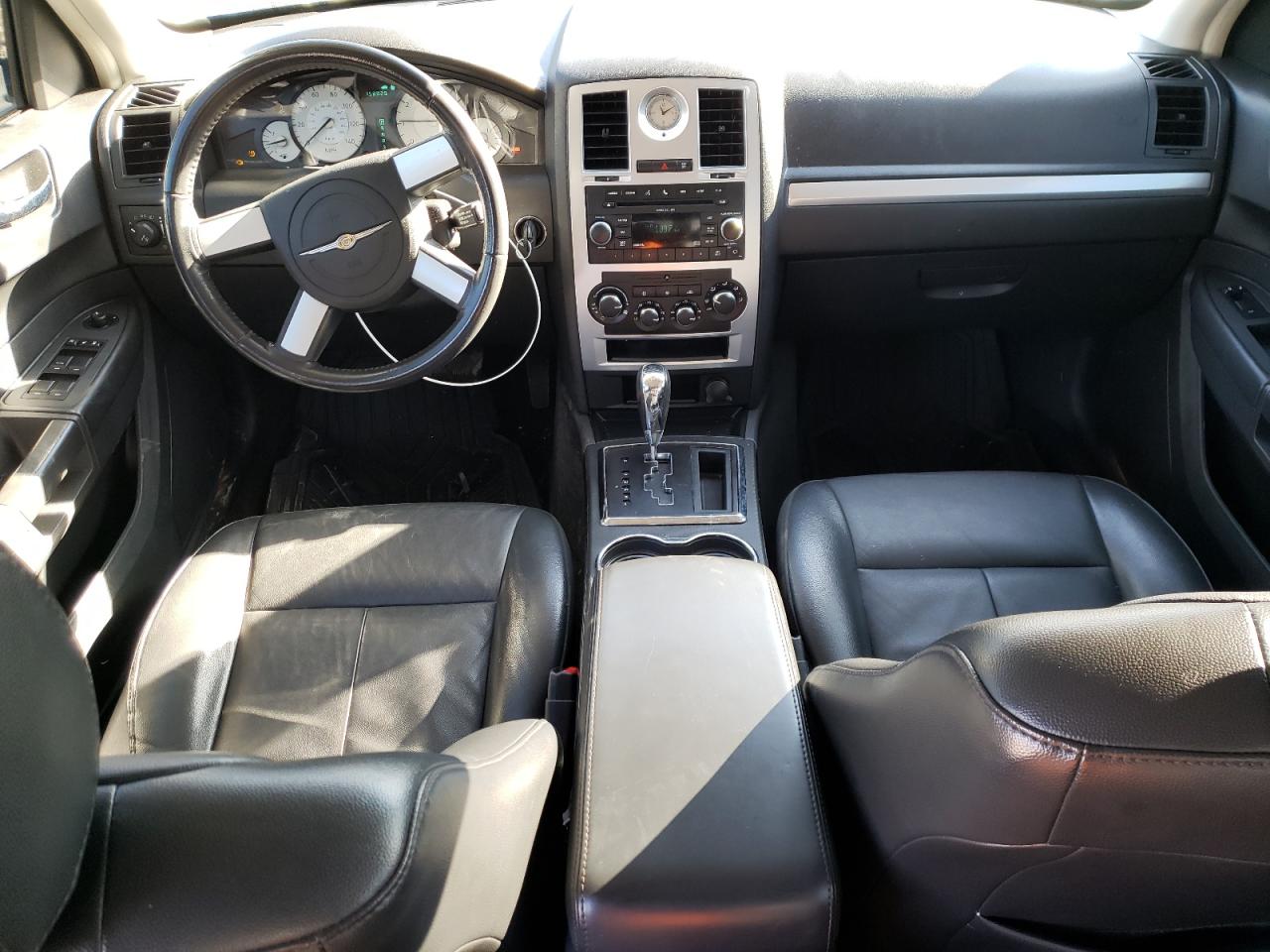 2010 Chrysler 300 - Image 8