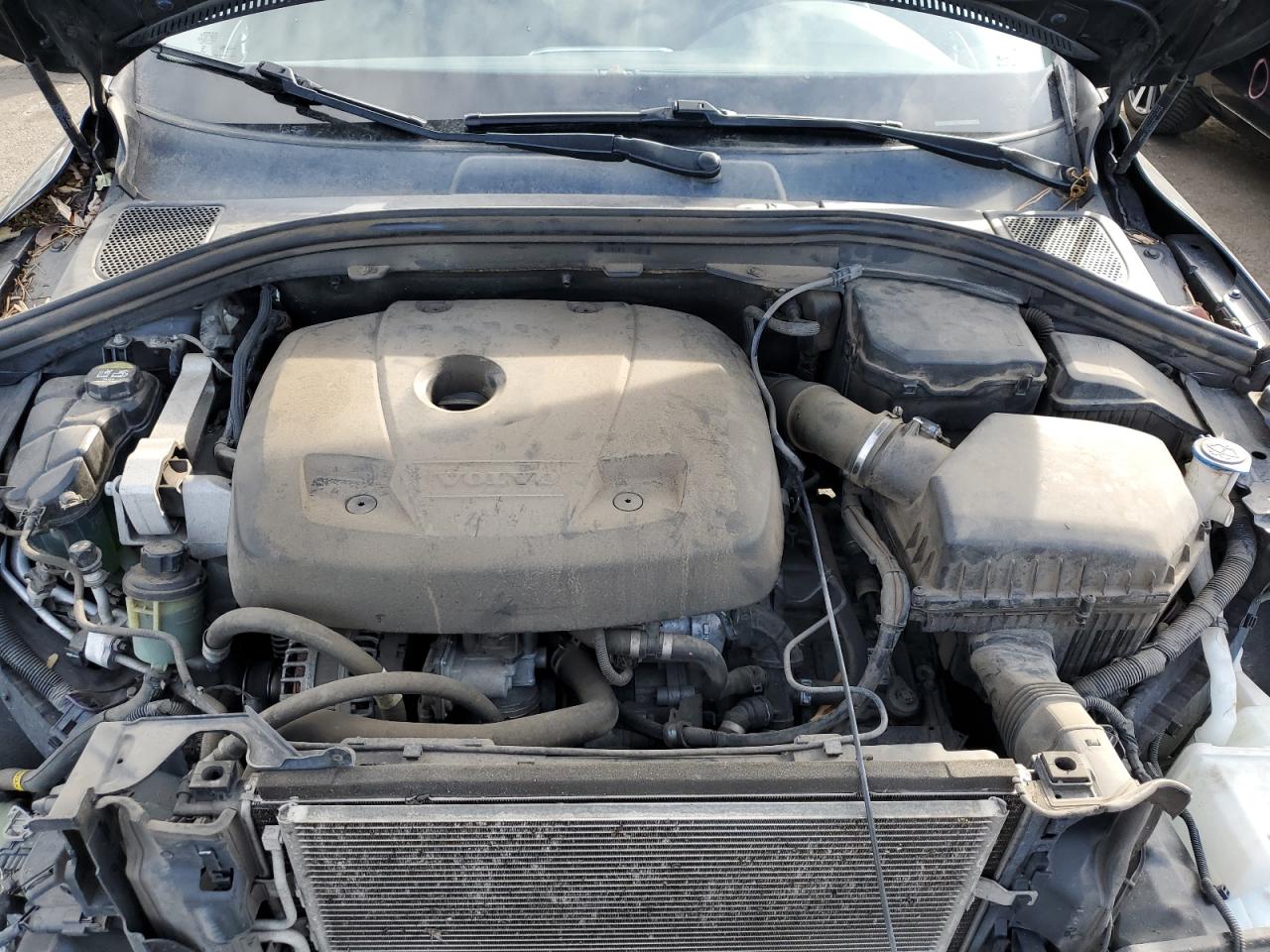 2016 Volvo XC60 - Image 12