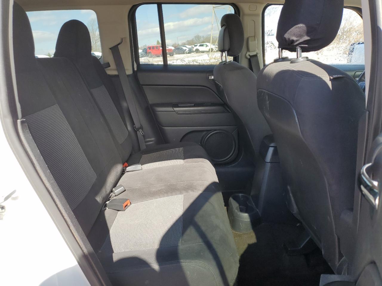 2016 Jeep Liberty (Patriot) - Image 11
