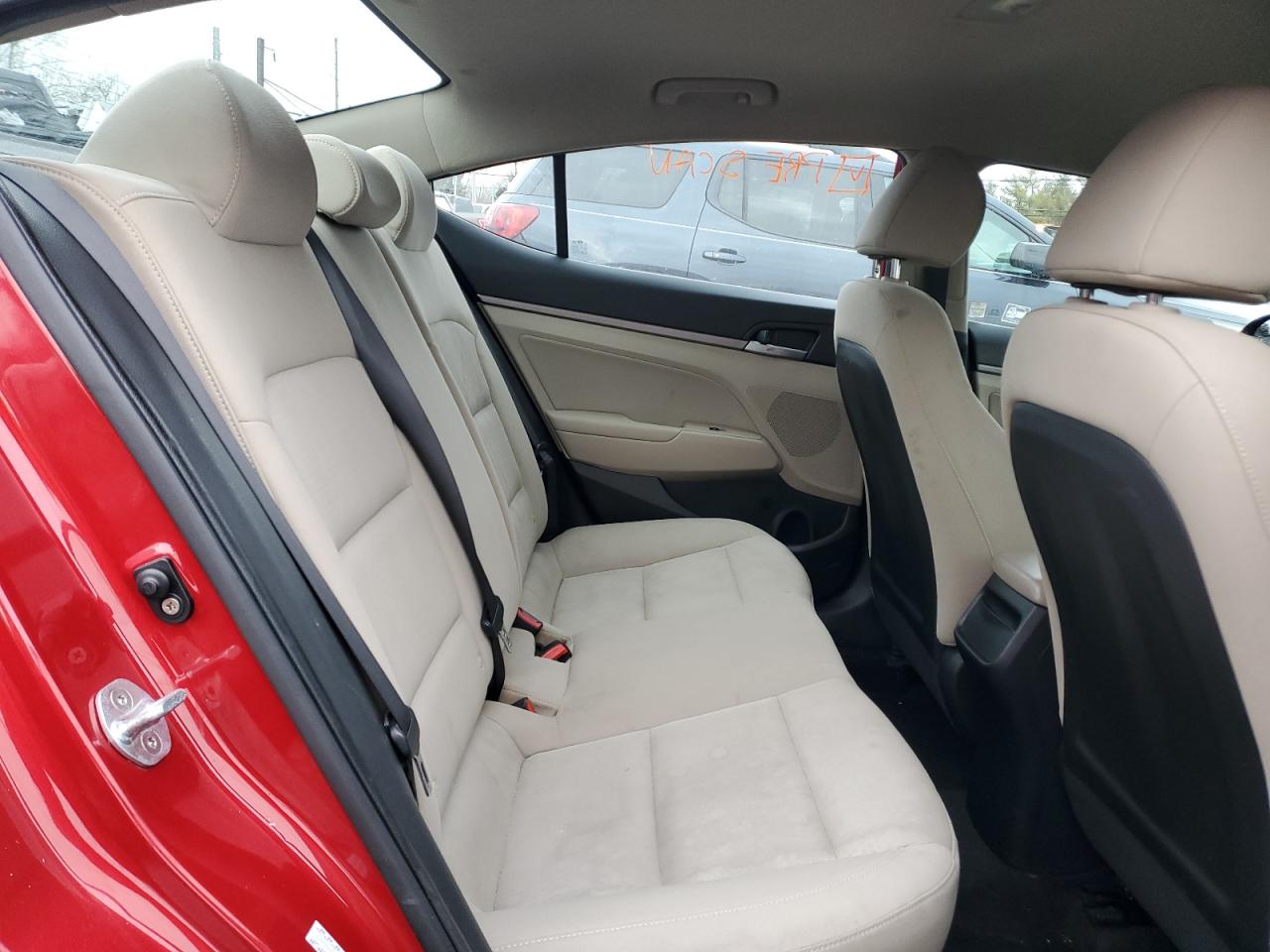2017 Hyundai Elantra - Image 10