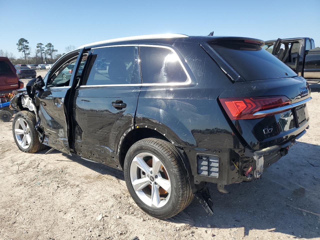 2024 Audi Q7 - Image 2