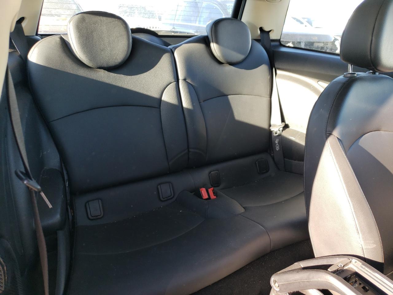 2011 MINI Cooper - Image 10