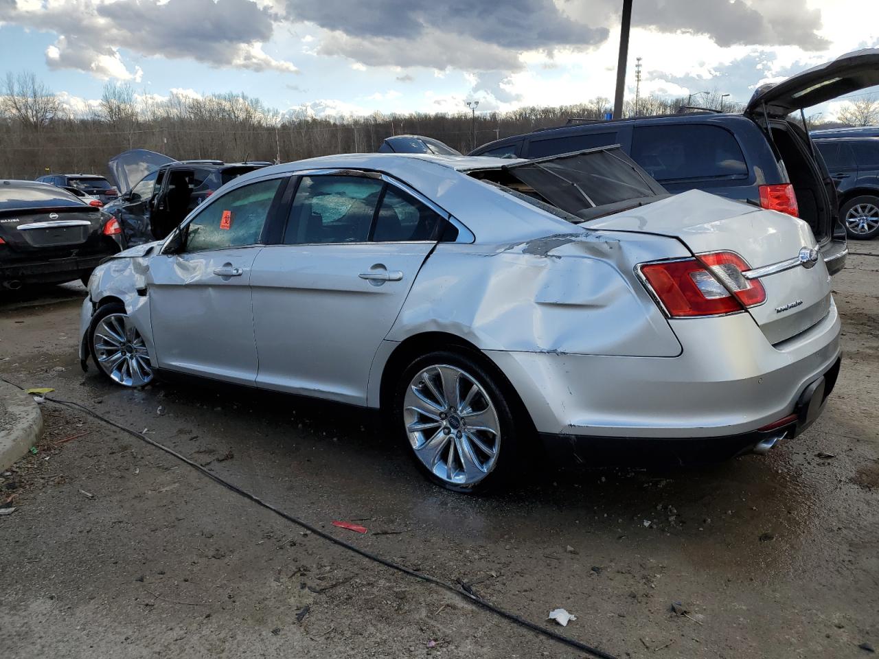 2012 Ford Taurus - Image 2