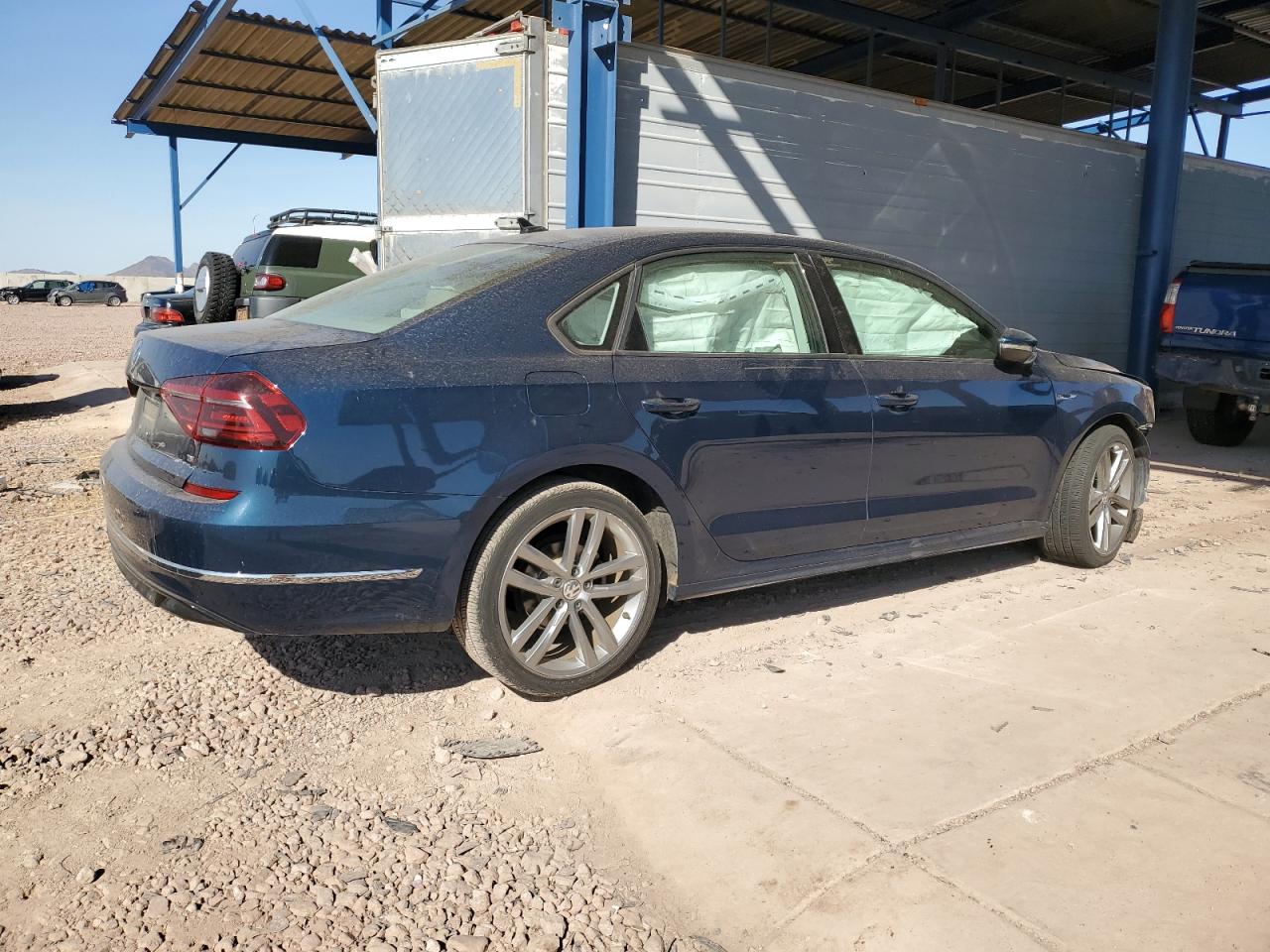 2018 Volkswagen Passat - Image 3