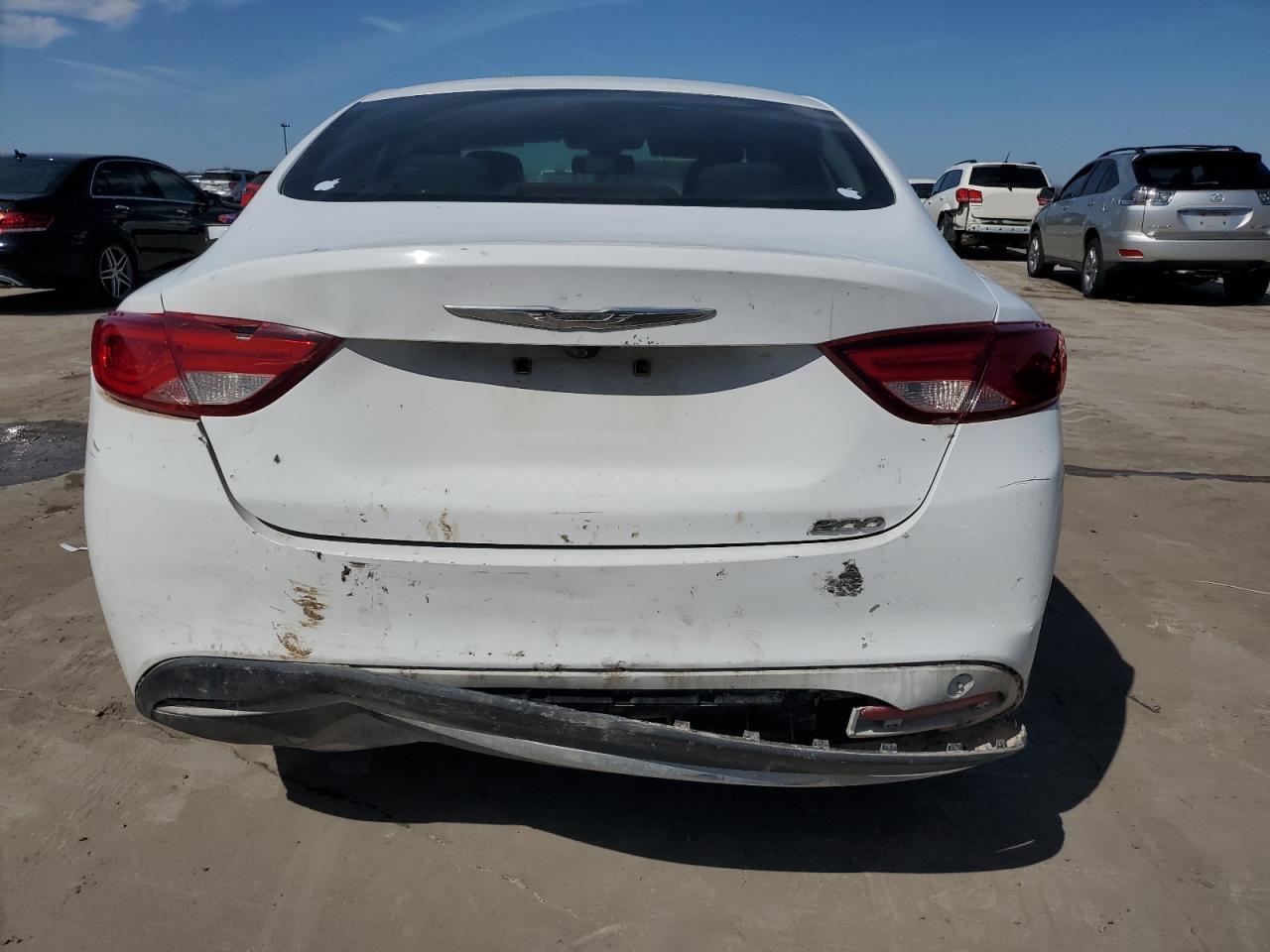2016 Chrysler 200 - Image 6