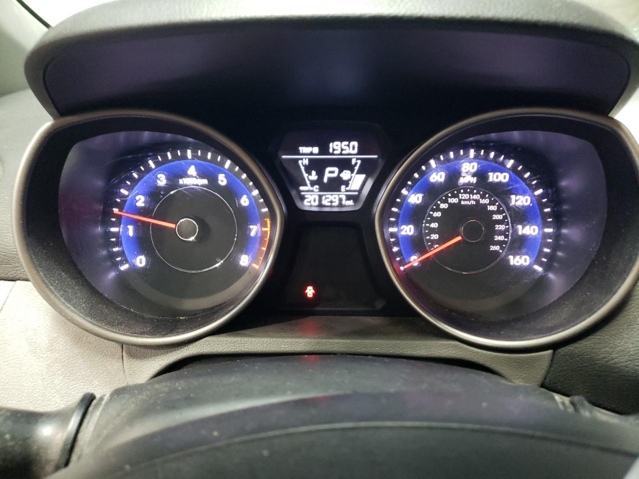 2015 Hyundai Elantra - Image 9