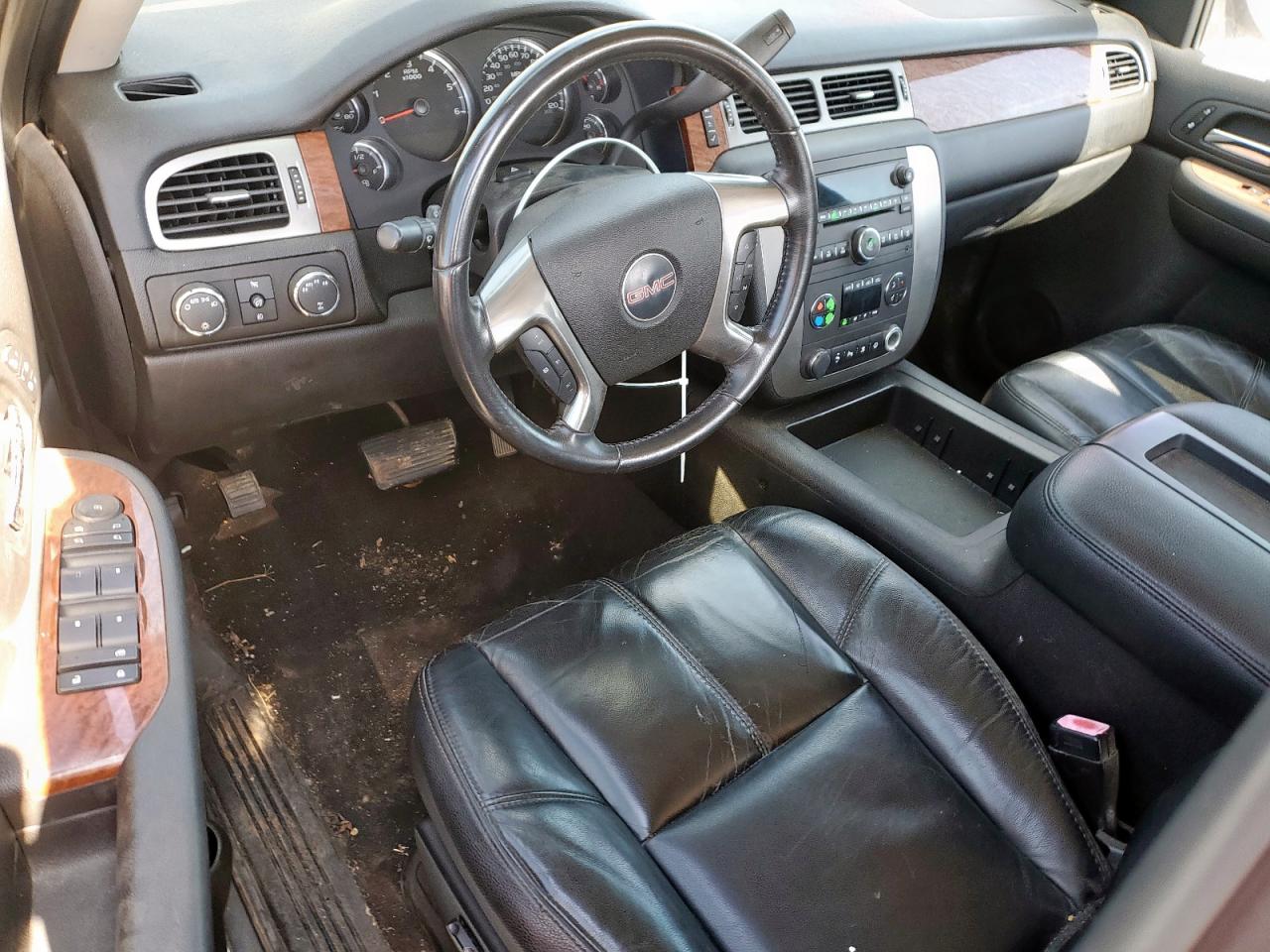 2007 GMC Sierra - Image 8