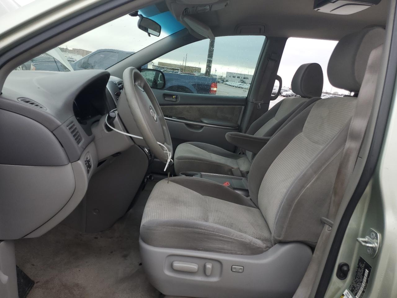 2009 Toyota Sienna - Image 7