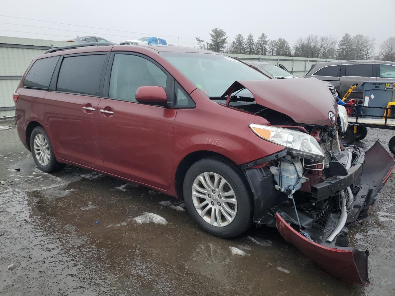 2015 Toyota Sienna - Image 4
