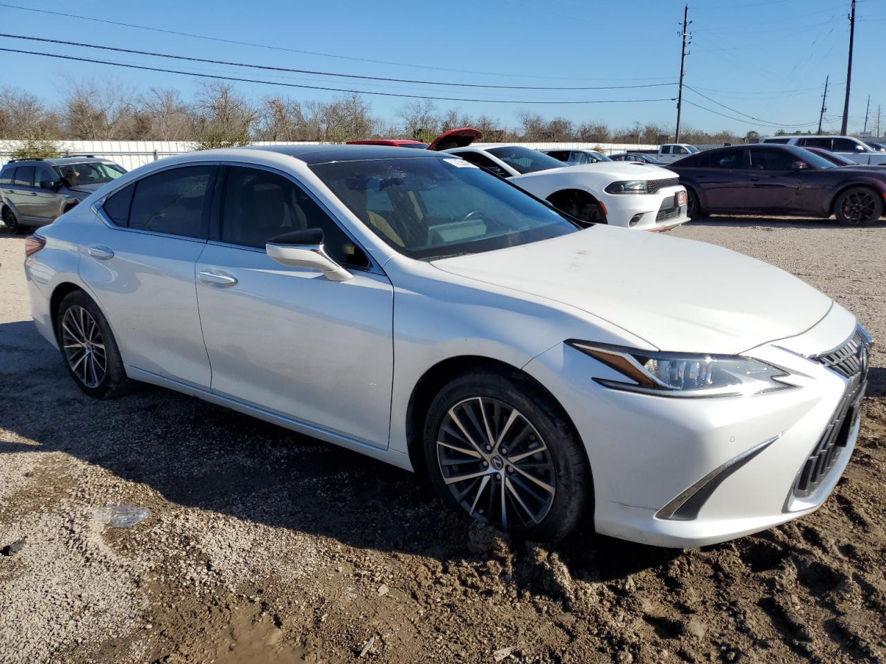 2022 Lexus ES - Image 4