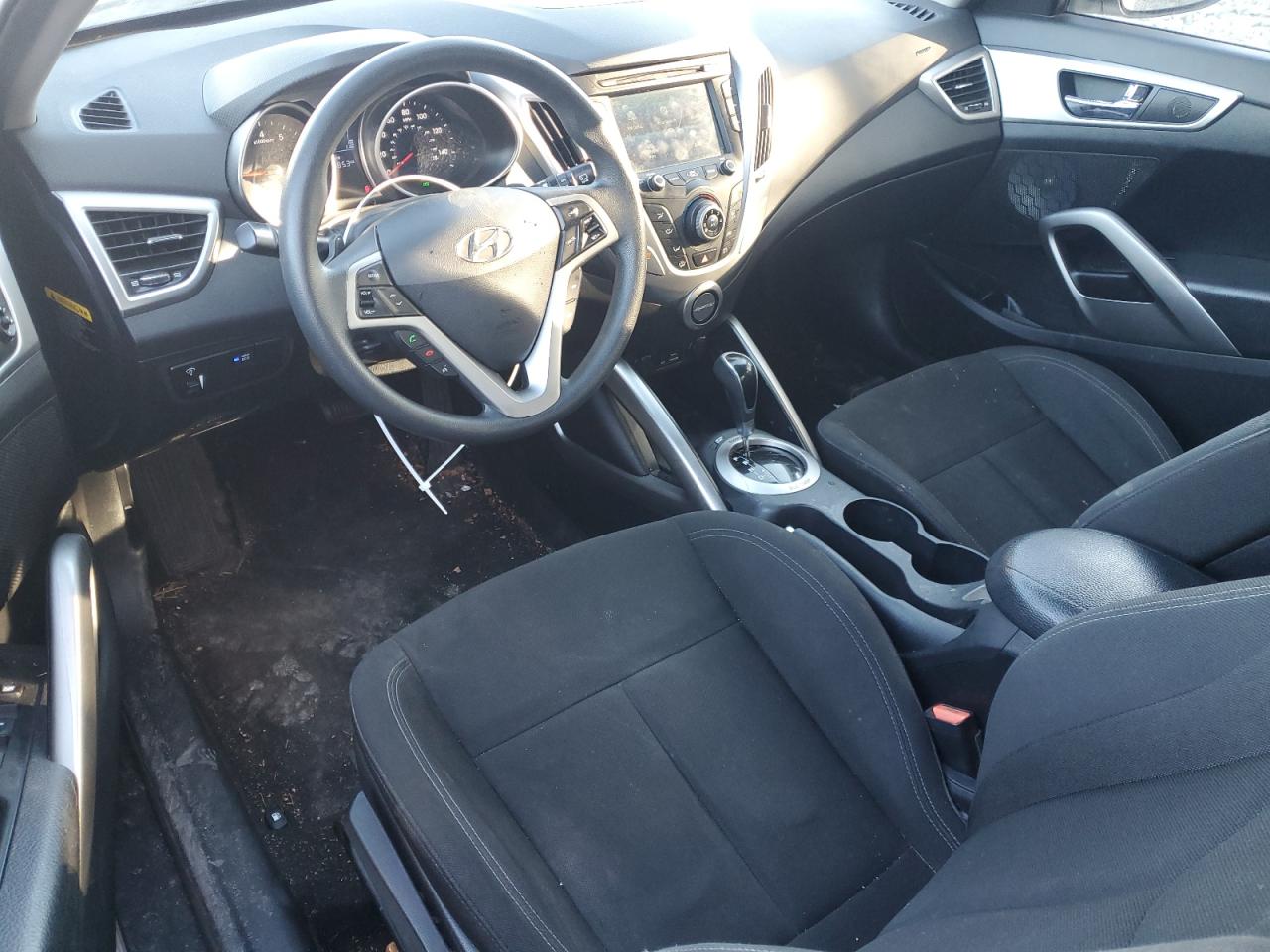 2014 Hyundai Veloster - Image 8