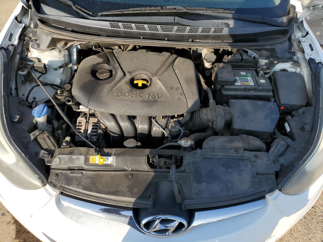 2016 Hyundai Elantra - Image 11