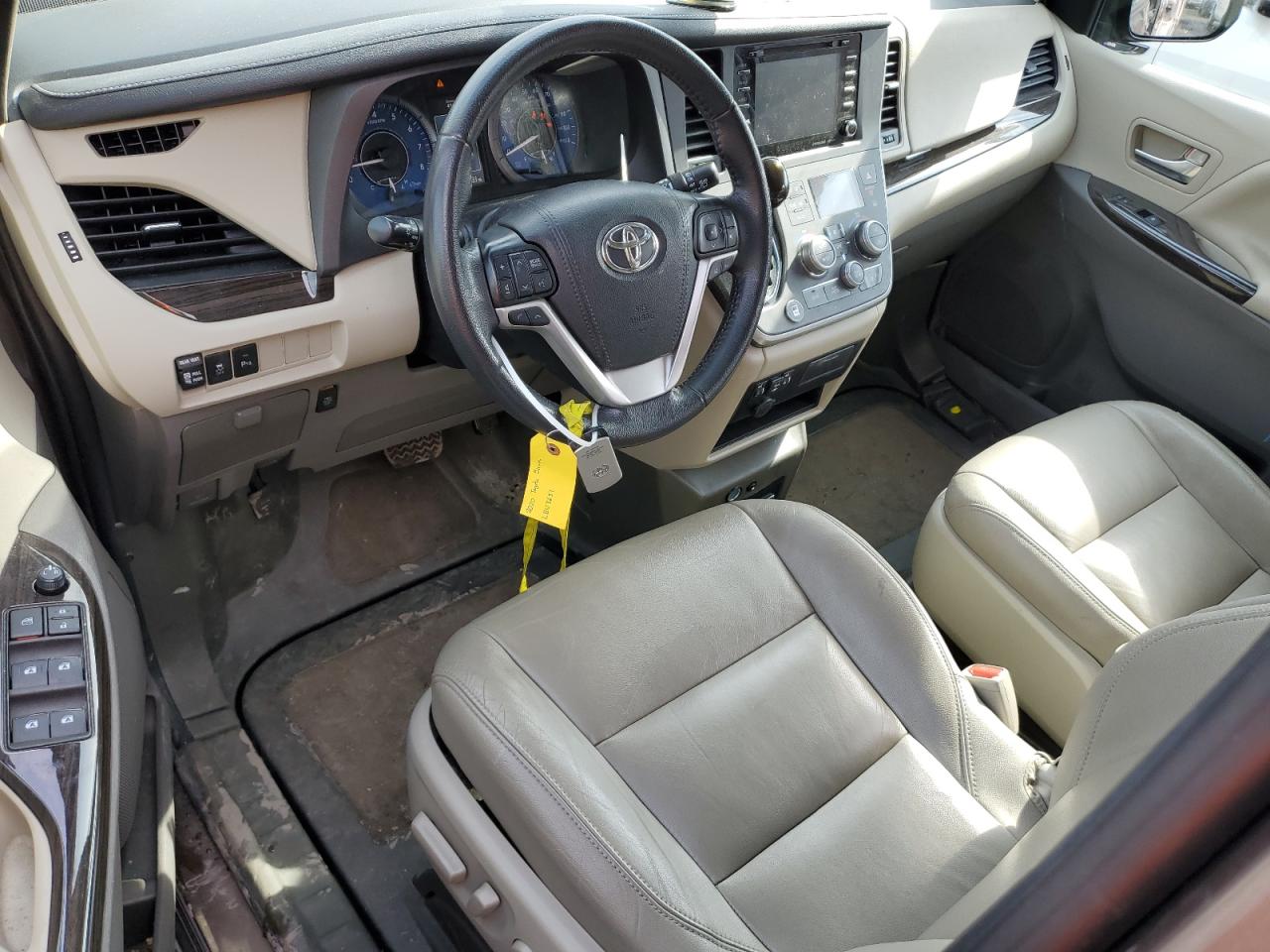 2020 Toyota Sienna - Image 8
