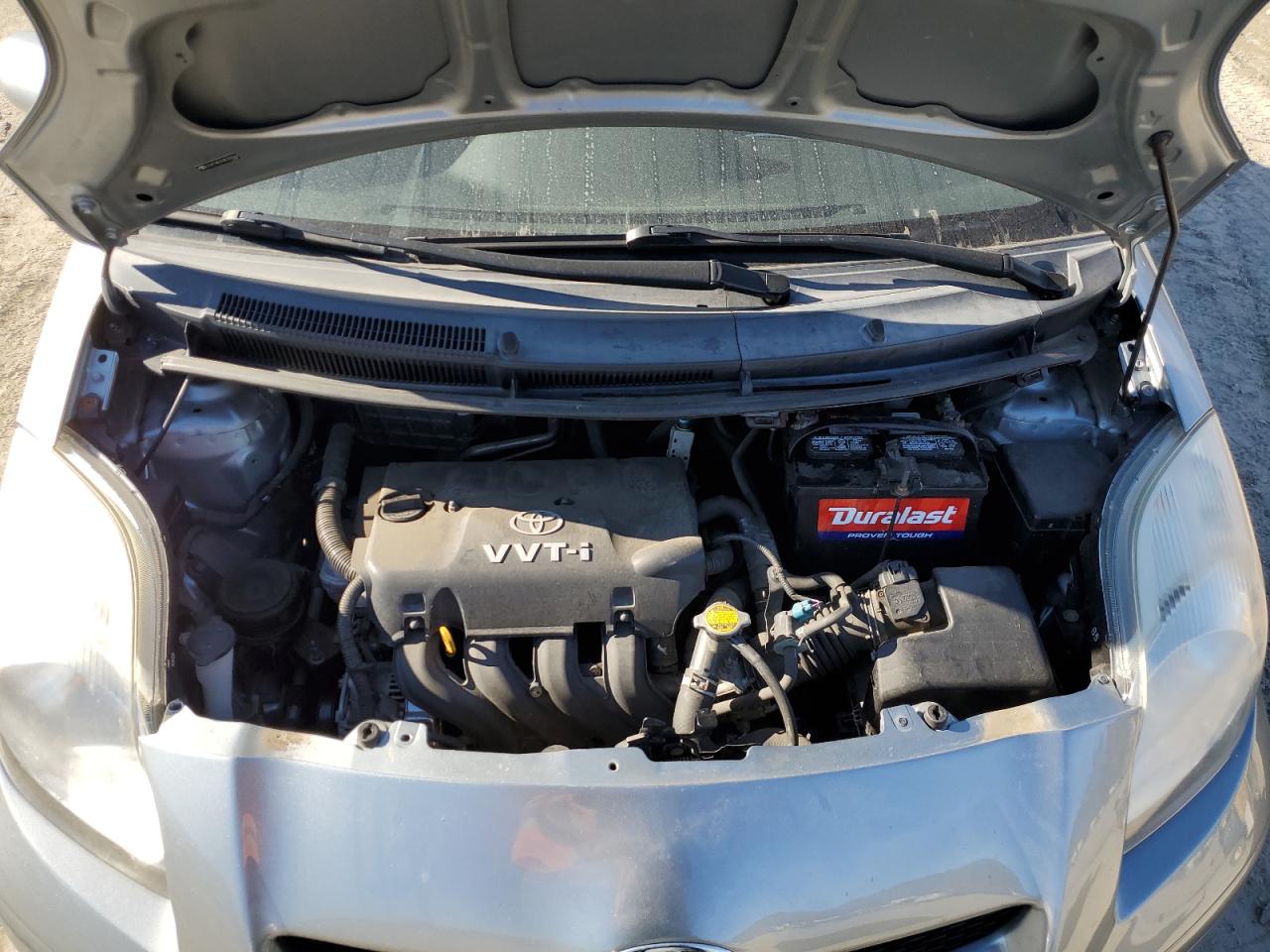 2011 Toyota Yaris - Image 11