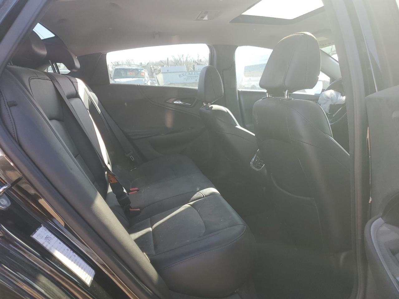 2017 Chevrolet Malibu - Image 10