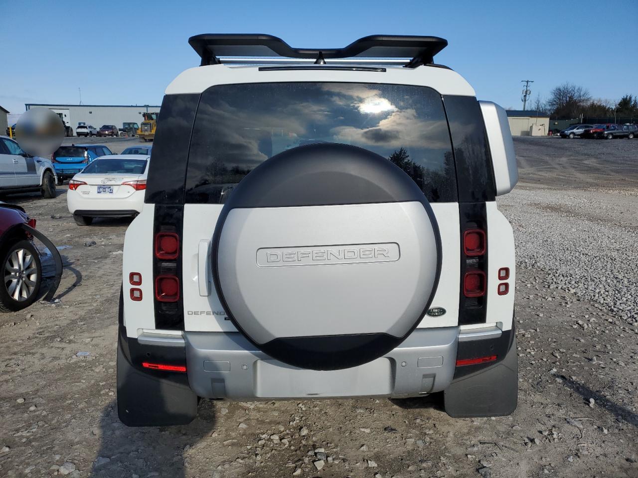 2022 Land Rover Defender - Image 6