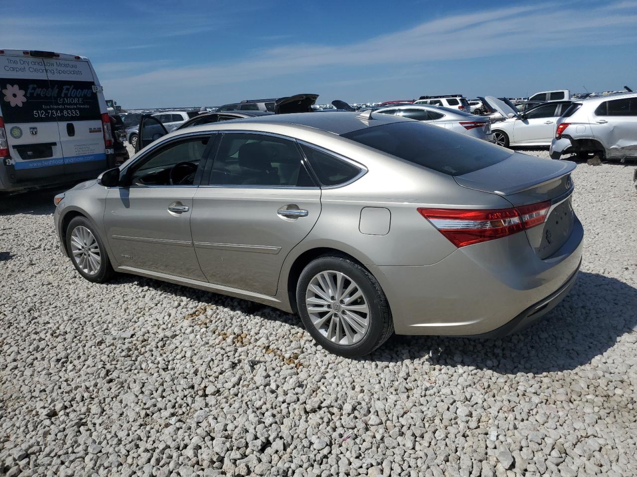 2014 Toyota Avalon - Image 2