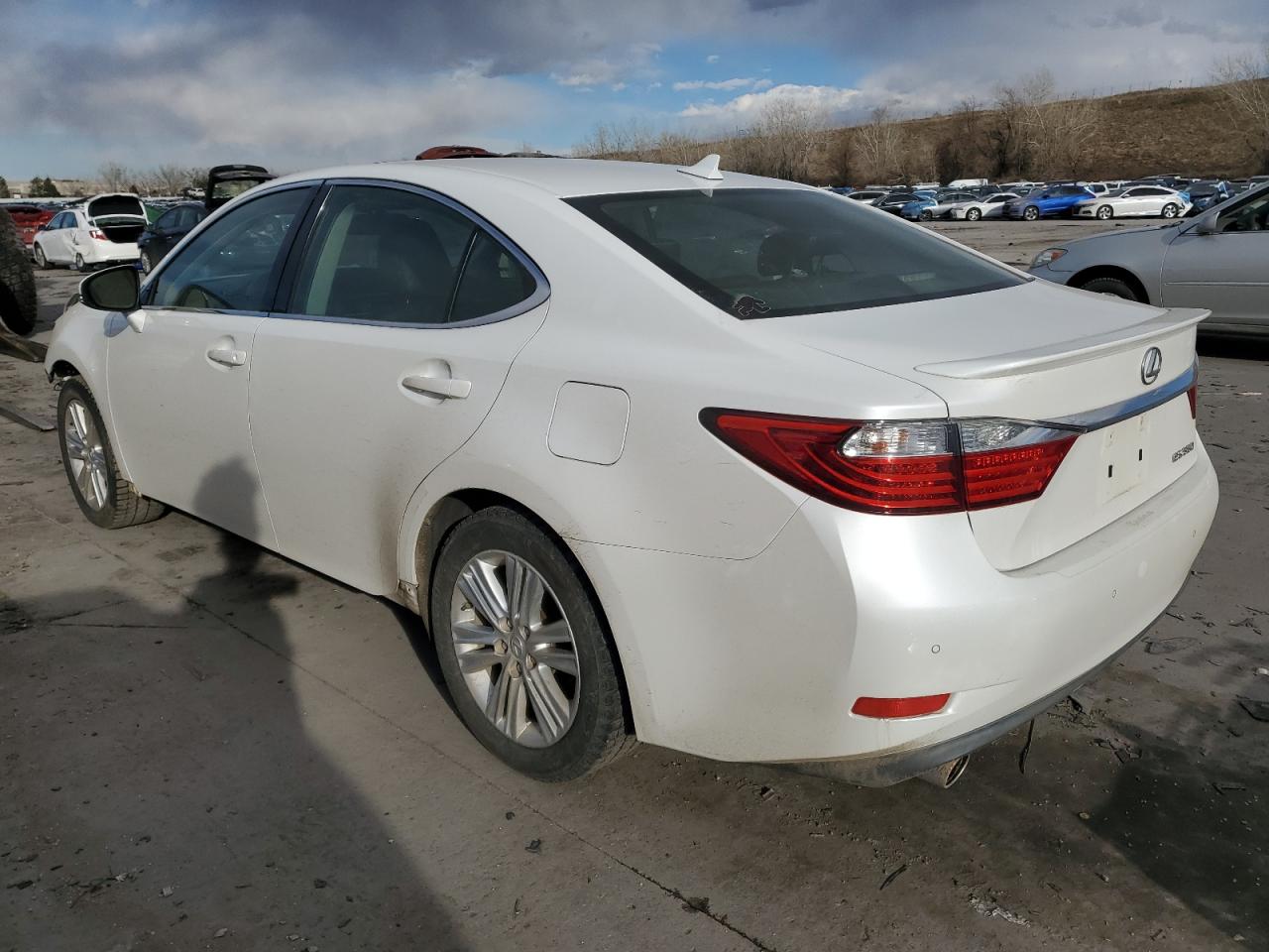 2014 Lexus ES - Image 2