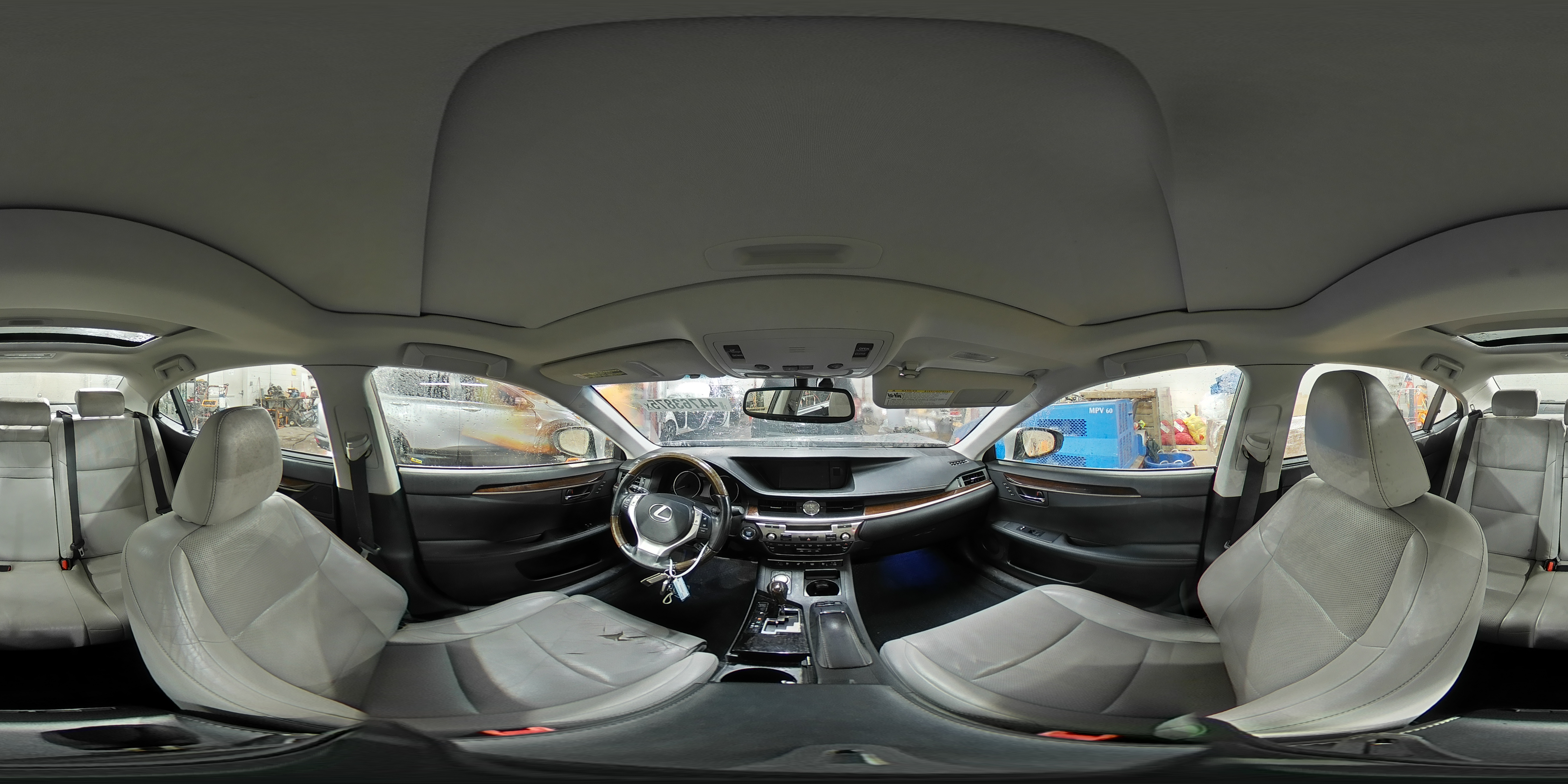 2014 Lexus ES - Image 14