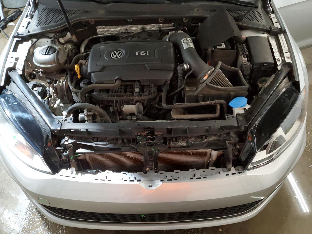 2016 Volkswagen GTI - Image 11